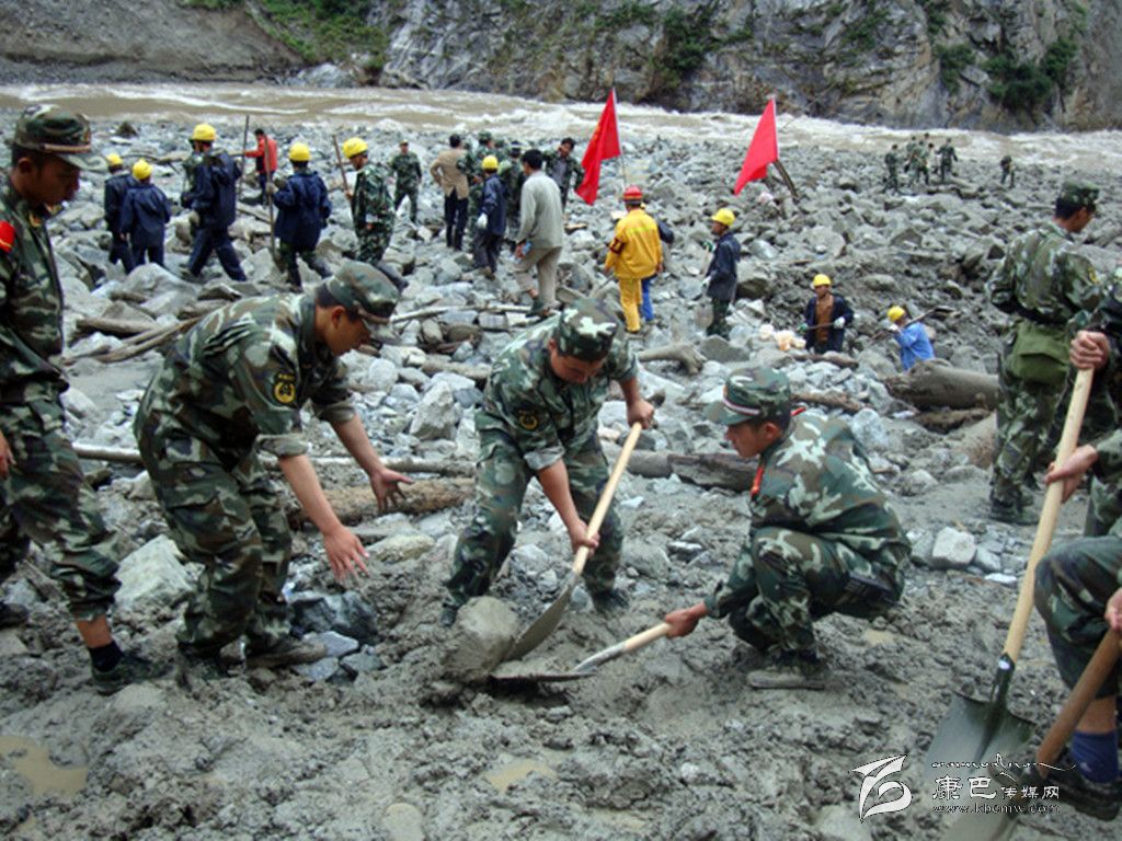 武警四川总队甘孜支队官兵视驻地为故乡,视藏族同胞为亲人的动人故事